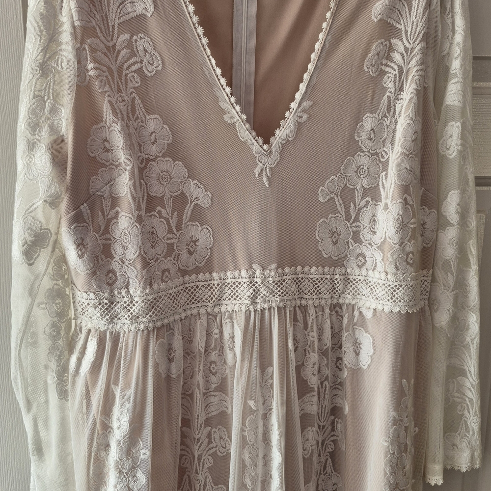 Elegant Mesh Lace Embroiderd Floral Maxi Dress With Built In Mini Slip